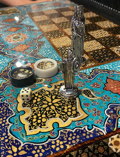 طاولي و شطرنج صناعة يدوي - تحفة فنية متوفر حبة واحدة من هذا التصميم فقط