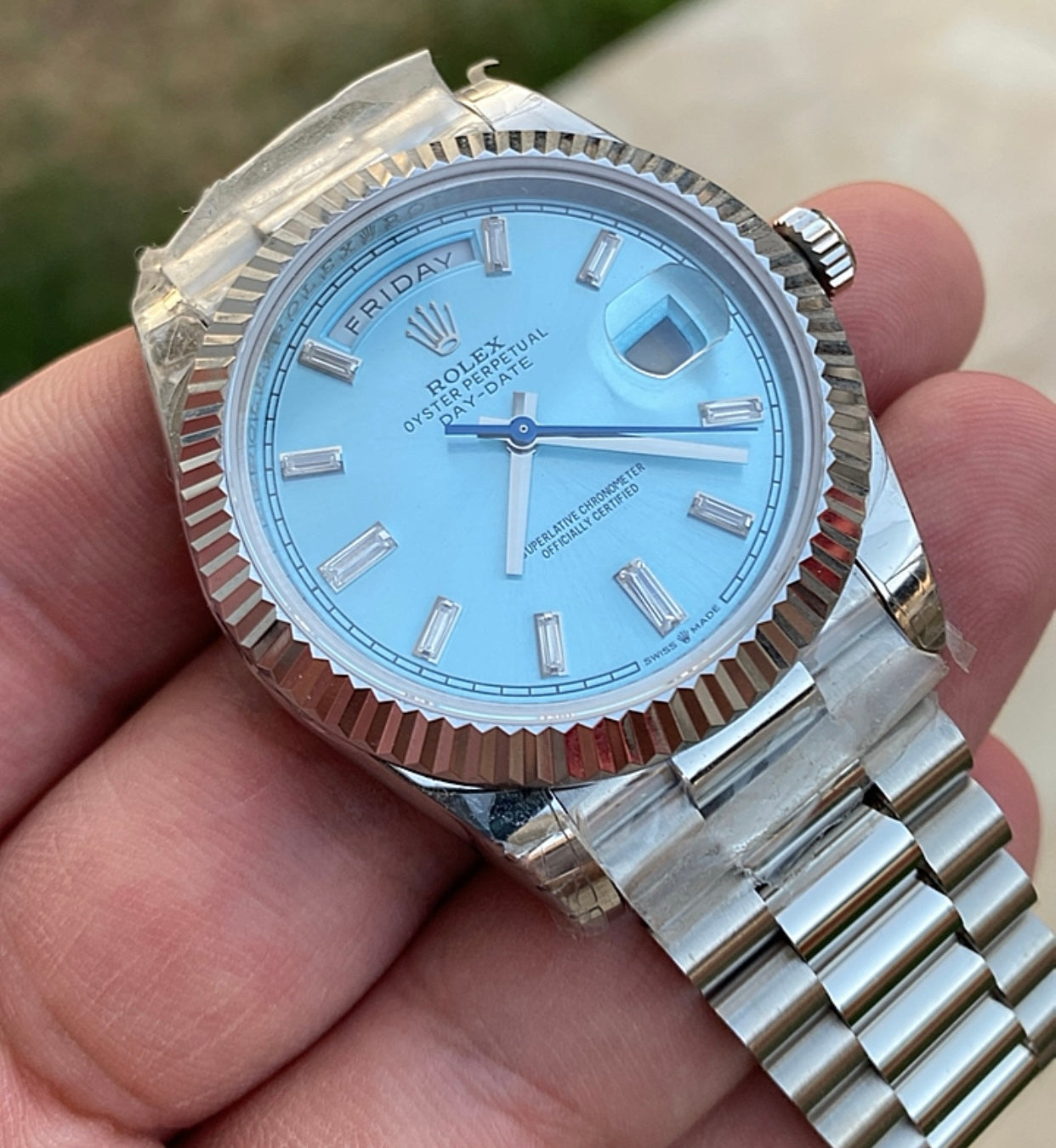 رولكس داي ديت مينا ايس بلو- كلين طبق الاصل لاتفرق - ماكينة مطابقة لرواكس الاصلية - سيريال حقيقي محفور عالساعة