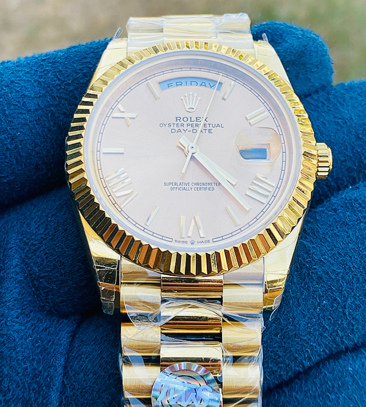 حبة واحدة في العراق- رولكس داي ديت فول ذهب اصفر طلاء ١٨ - الساعة طبق الأصل برقم تسلسلي اصلي و ماكينة سويسري مطابقة للأصل
