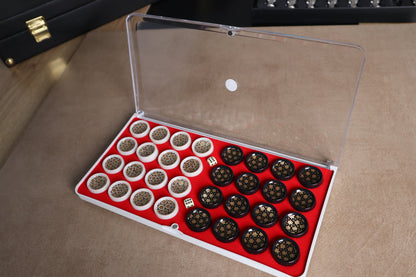 طاولي + شطرنج  زخرفة سوداء راقية صناعة يدوية - جنطة جلد فاخرة السعر بدون احجار شطرنج ٥٥٠ الف ومع احجار شطرنج ٦٥٠ الف