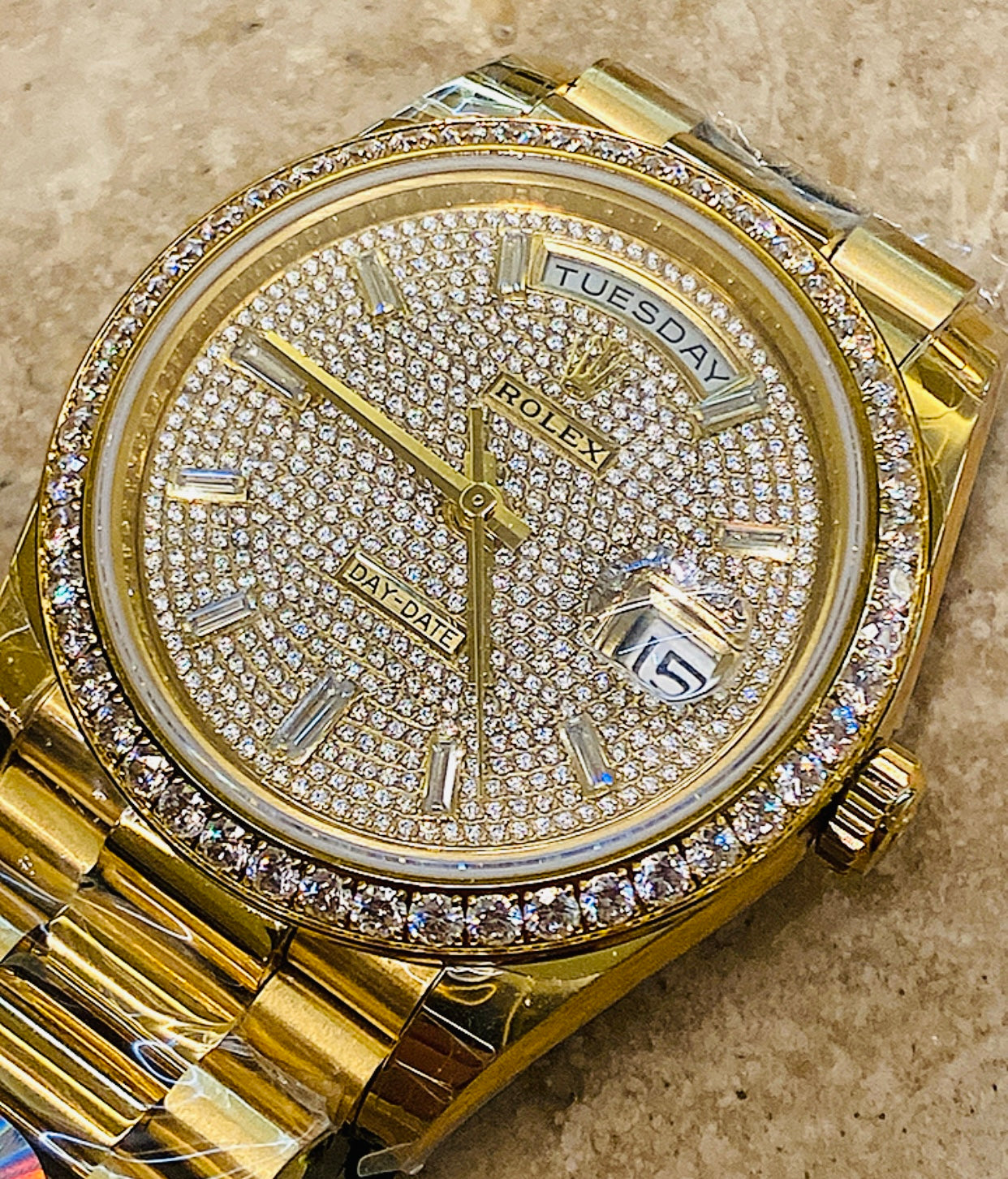 رولكس دايت ديت يالو جولد باڤيد دايال- ماكينة سويسري طبق طبق الأصل