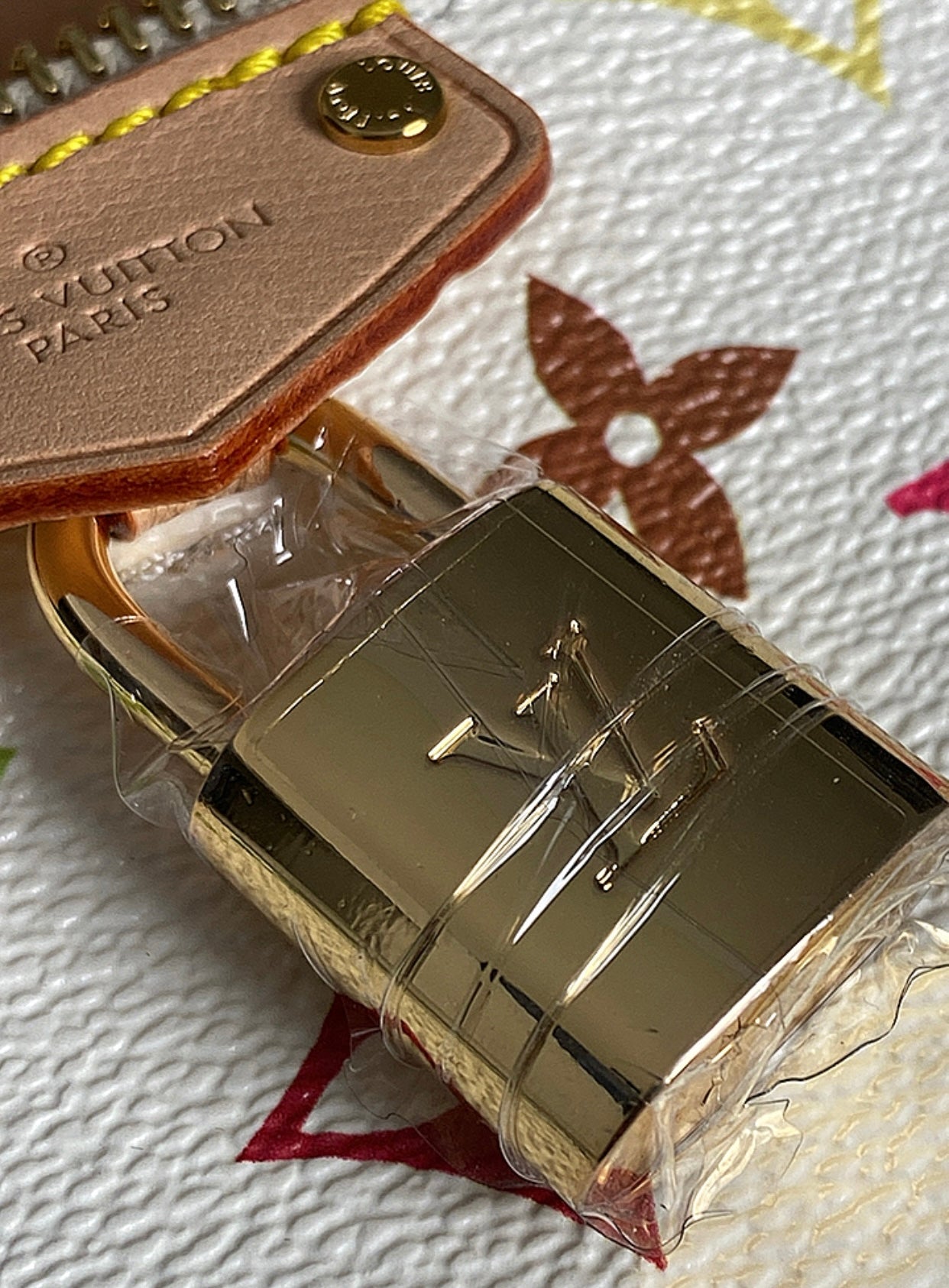 LV Monogram MulticolorLimted - الجنطة طبق الأصل لا تميز متوفر قطعة واحدة