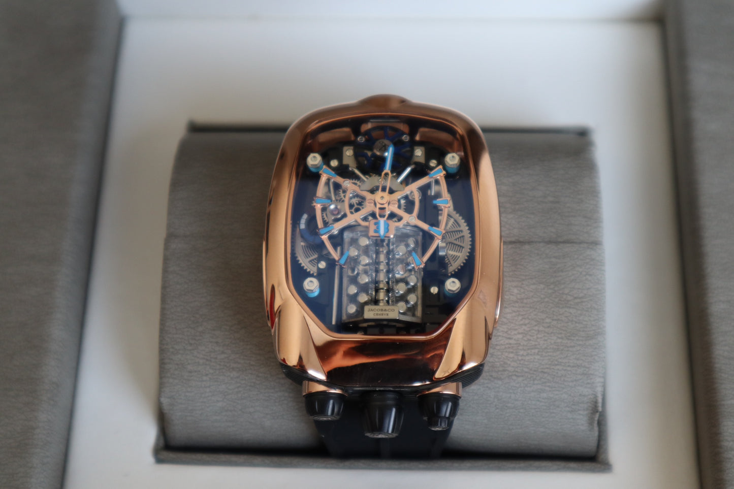 جاكوب اند كو بوجاتي شيرون كلين - اكثر نسخة مطابقة للأصلية