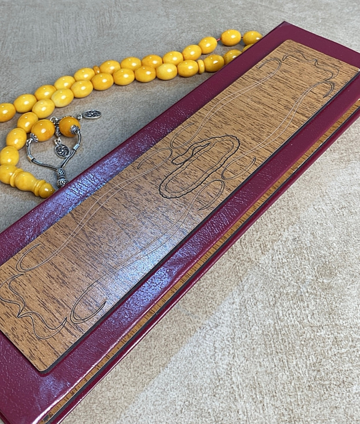 قطعة واحدة سبحة كهرب  ألماني  كبس، حجر كهرب خام طبيعي ١٠٠ بال ١٠٠ من دون اية مواد مضافه