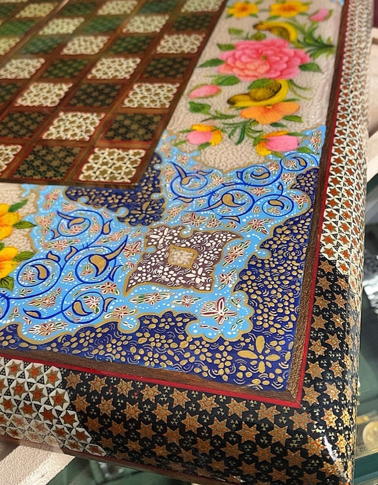 تحفة فنية صناعة يدوية - طاولي و شطرنج رسمة واحدة فقط يعني الحبة الوحيدة في العراق - احجار الطاولي و الشطرنج صناعة يدوي  بادق التفاصيل (t2)