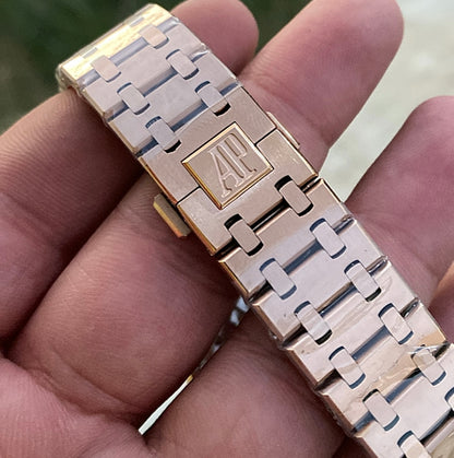 AP ROYAL OAK - رويال اوك كلين اعلى جودة- روز جولد  (السعر بالاردني 550 دينار واصلة لعمان)