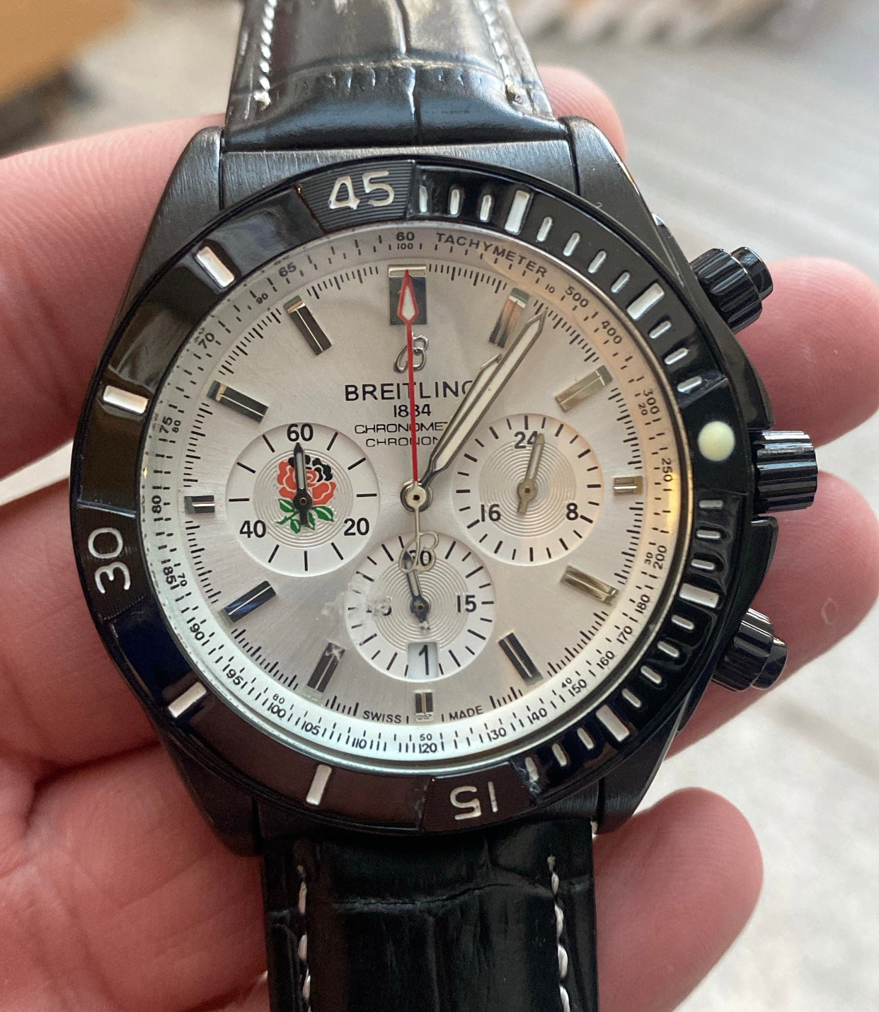 بريتلنج ابيض و اسرد