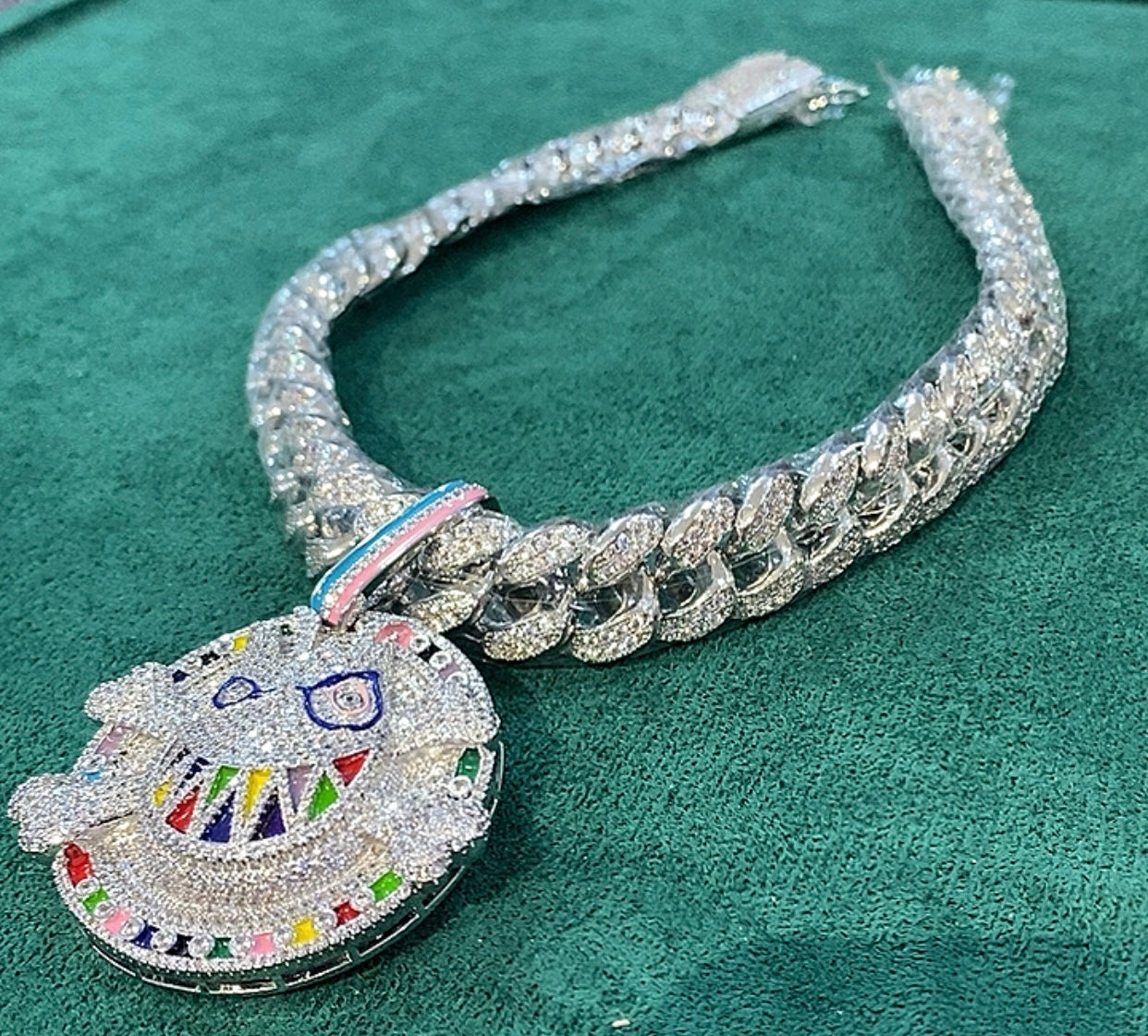 ICED OUT CUBAN  ماستر كوبي حجر ميوسنابت السعر 750 ألف