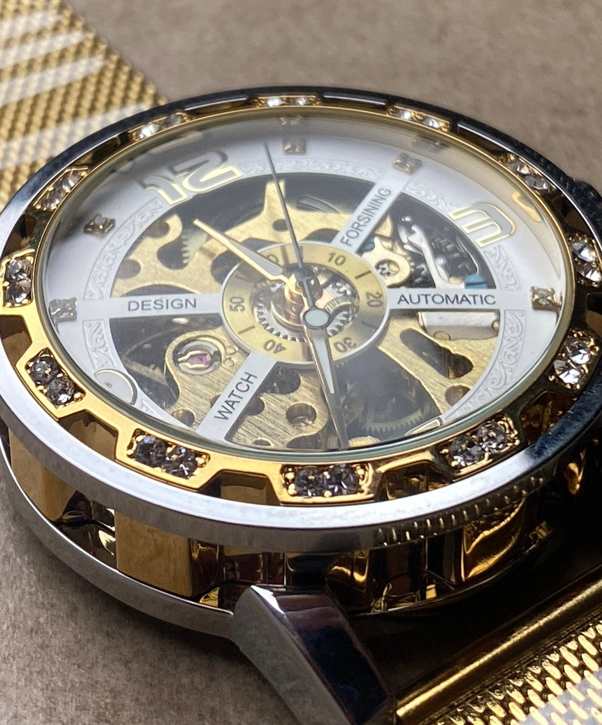 ساعة تايتان جولد اوتوماتيك اصدار 2024