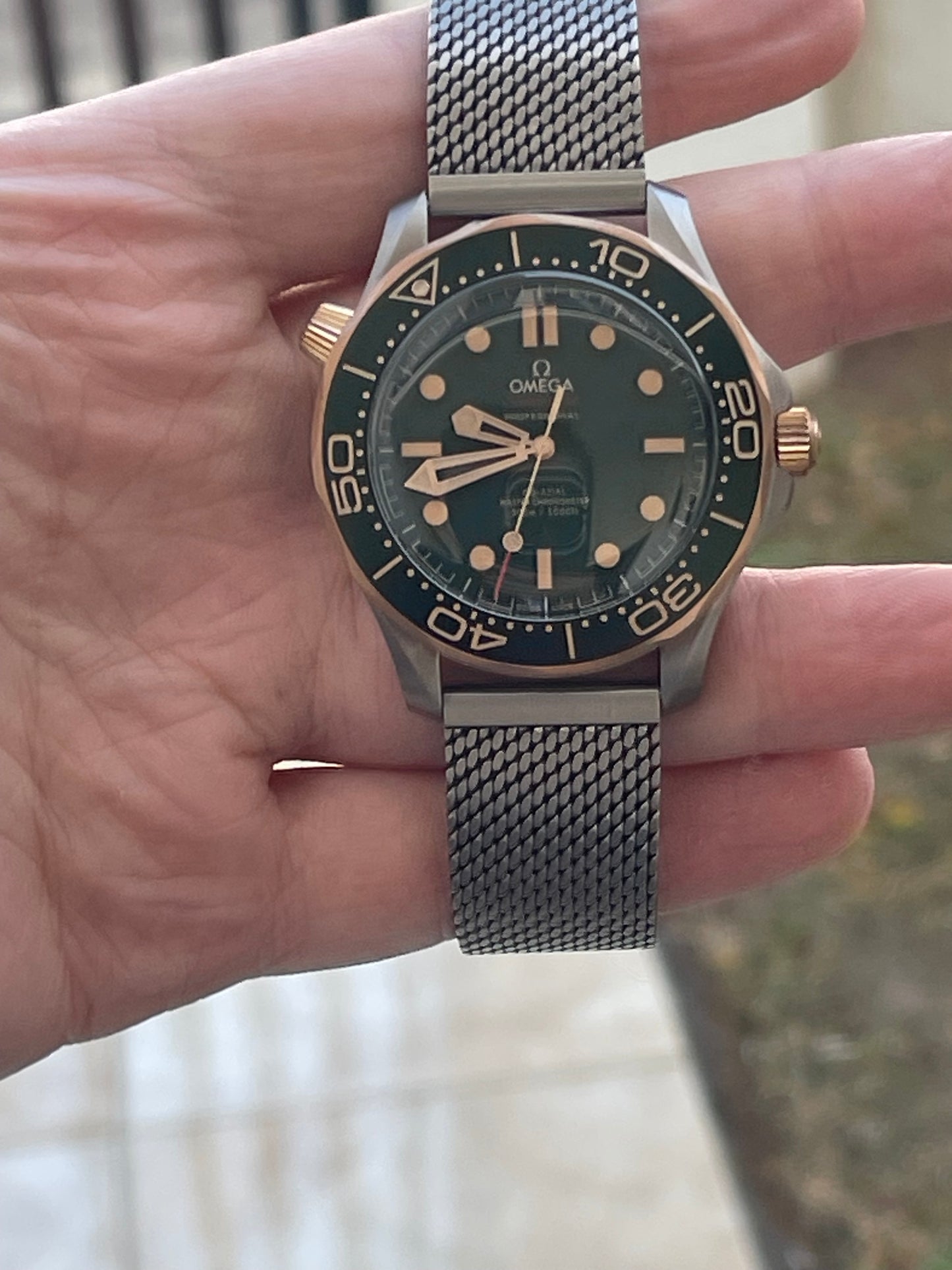 Omega sea master كلين طبق الأصل نسبه التطابق ١٠٠ بالمية تيتانيوم
