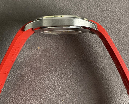 باتيك فيليب اكوا نوت ستراب احمر - طبق الاصلية