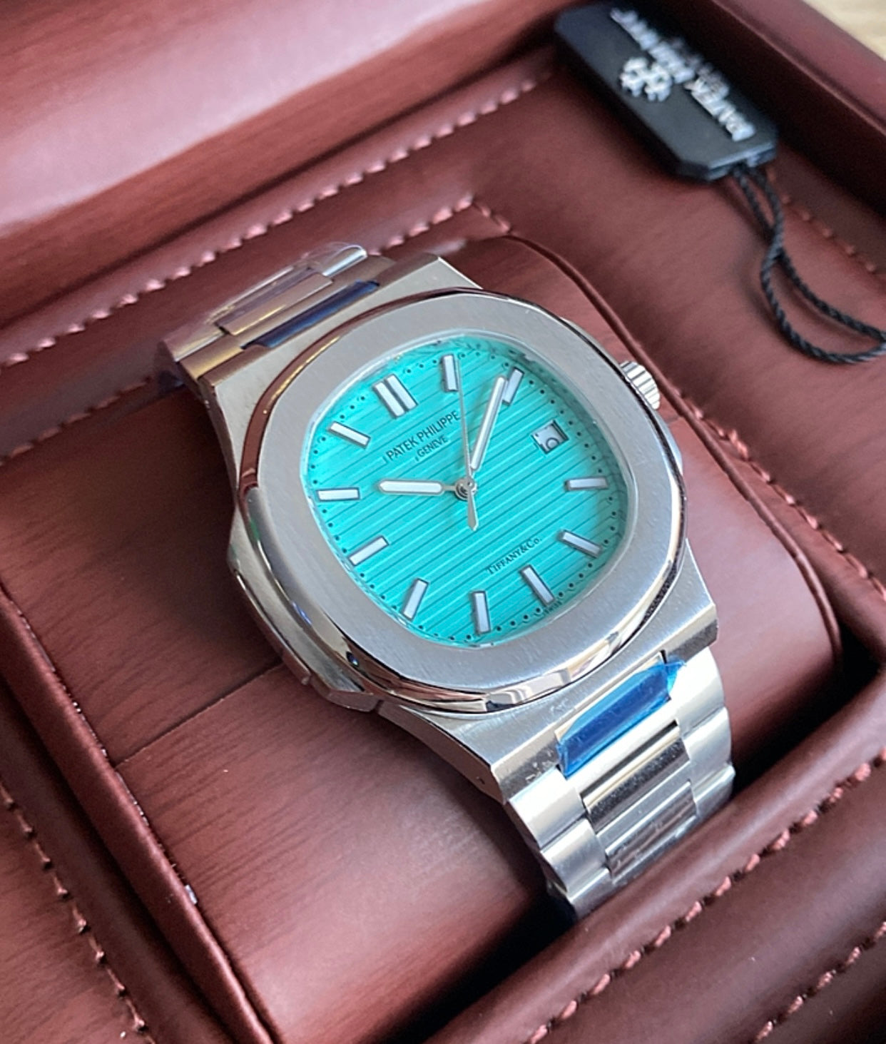 باتيك فيليب نوتلس تيفاني جراند ماستر / قطعتين فقط الاولوية للي يطلبها قبل