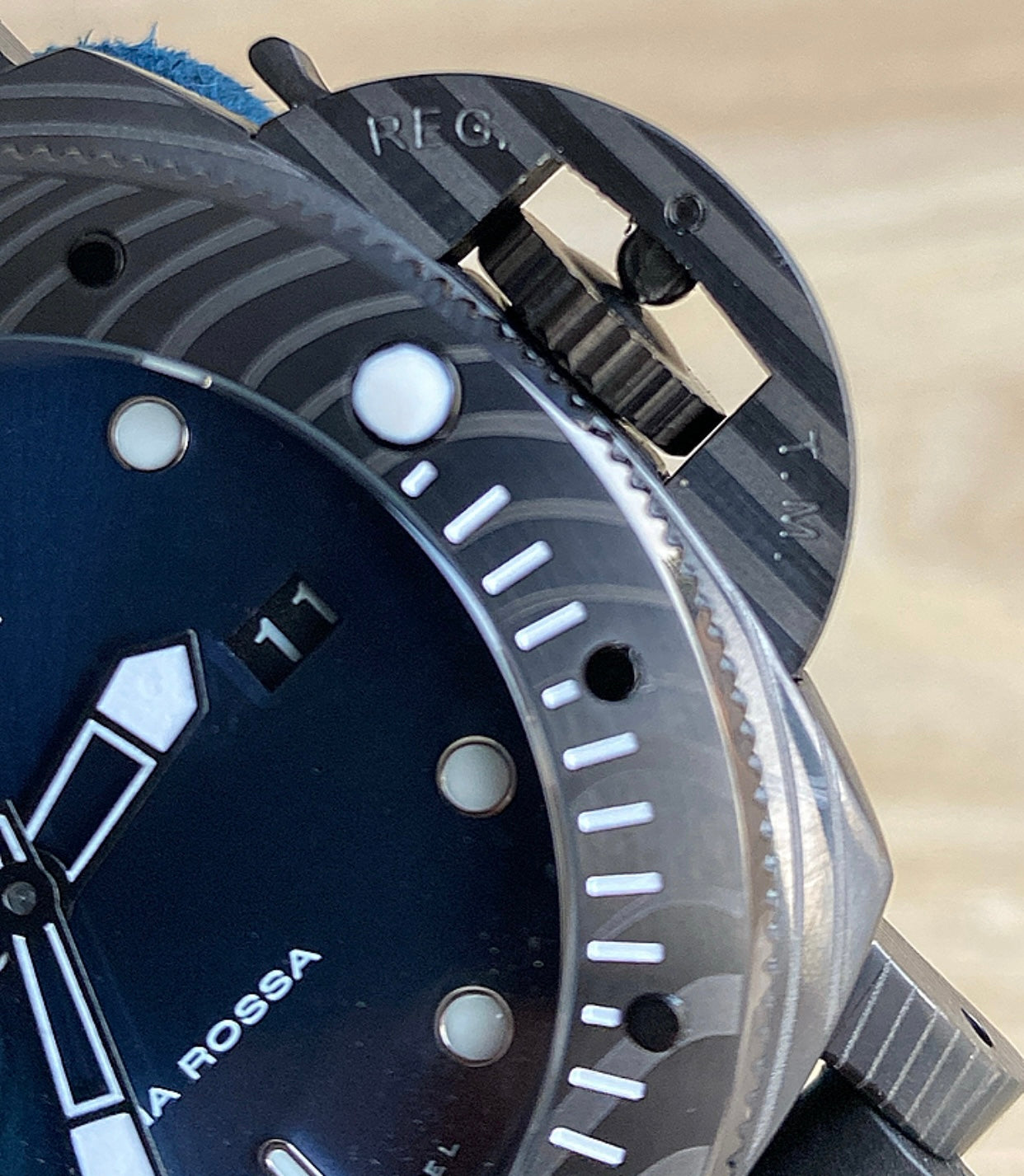 ساعة باناراي كلين طبق الاصل - ماكينة سويسري - صمام يعمل مثل الاصلية حبة واحدة فقط