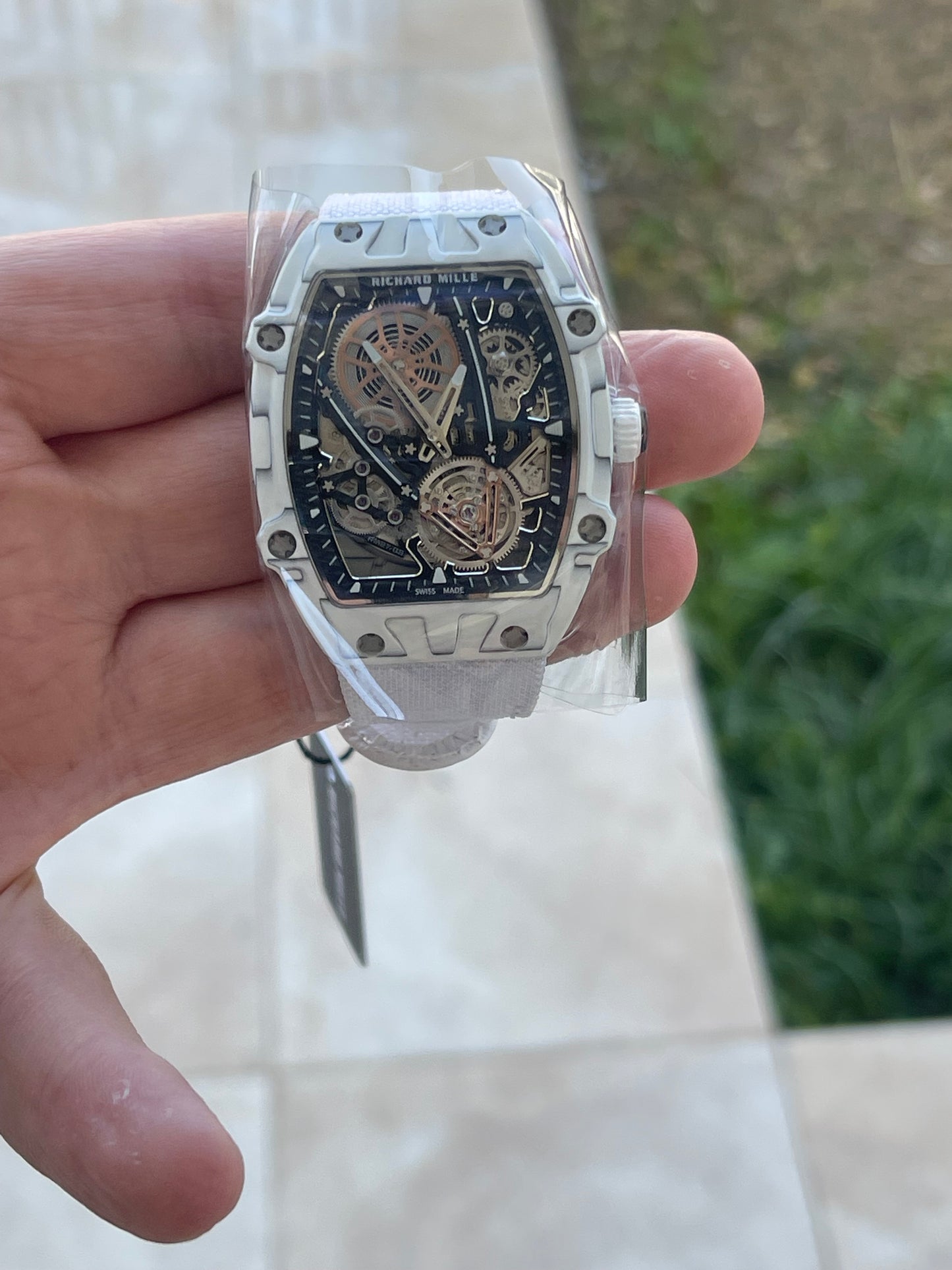 Rm carbon white اخف ساعه بالعالم لون ابيض الساعه طبق الأصل