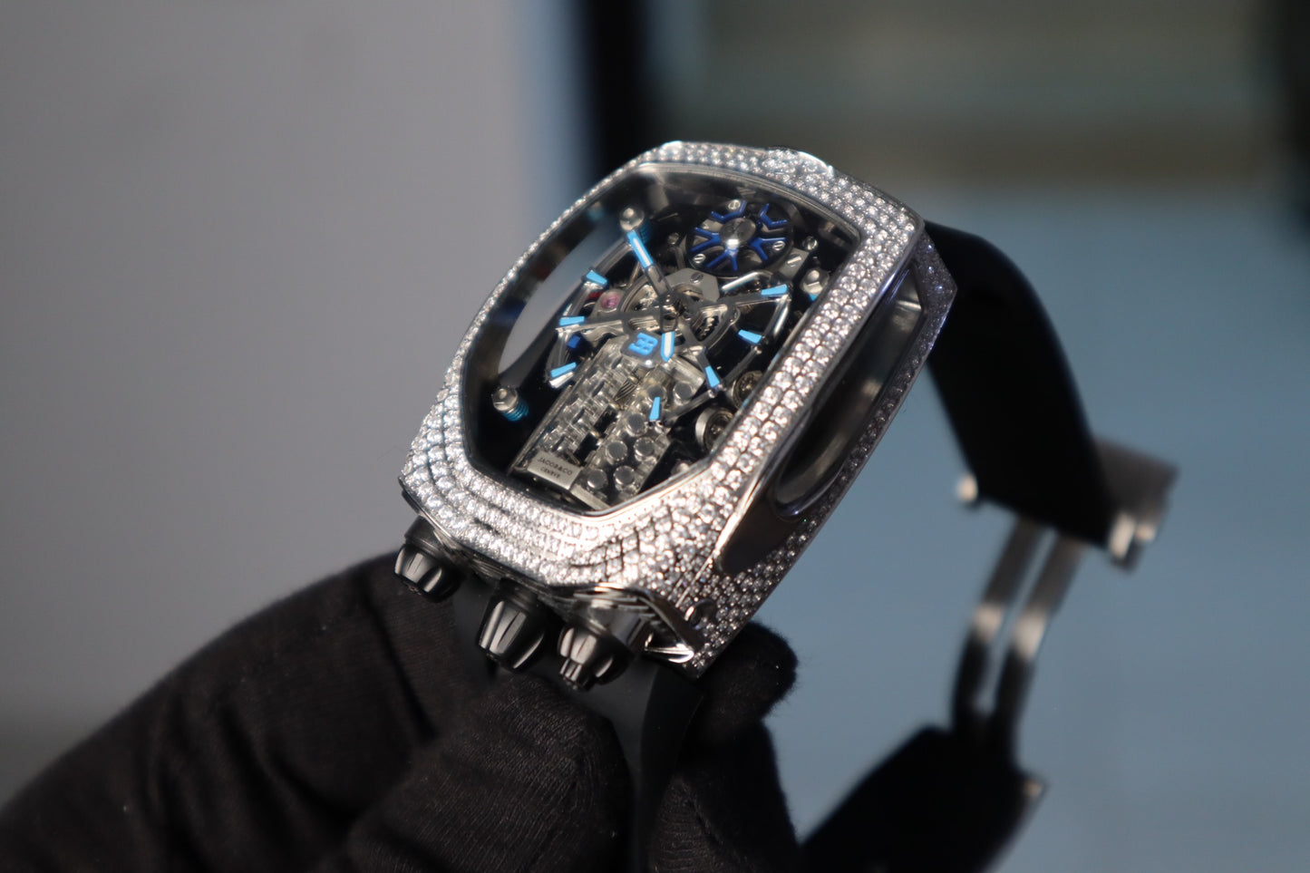 جاكوب اند كو بوجاتي شيرون فول دايموند - ماكينة سويسري توربيون