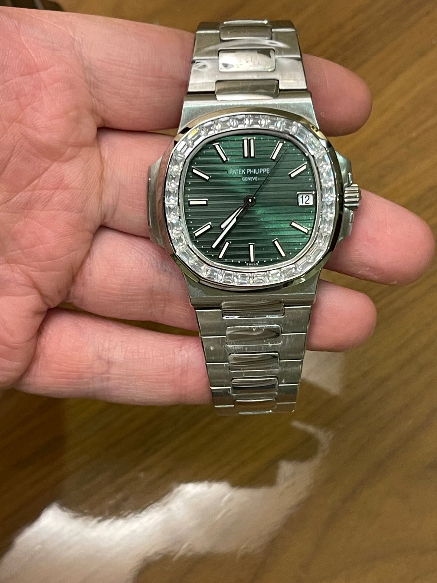 باتيك فيليب نوتلس نادرة جداً- مينا زيتوني بيزيل اوليڤ  زيتوني طبق الاصل اعلى جودة