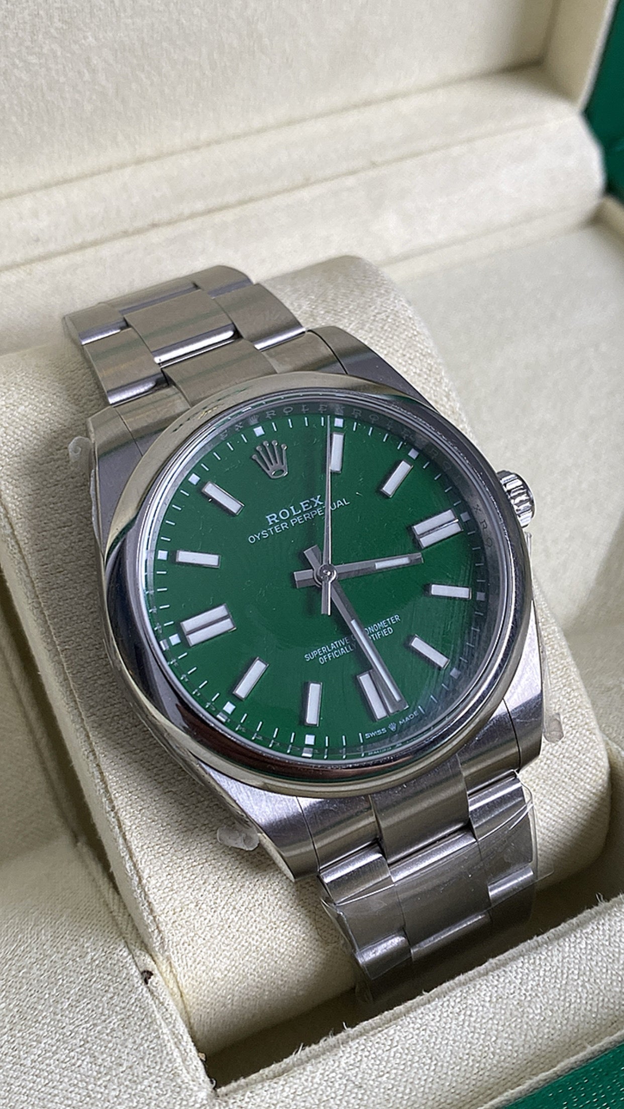 رولكس اويستر بربتشوال مينا اخضر -كلين طبق الأصل