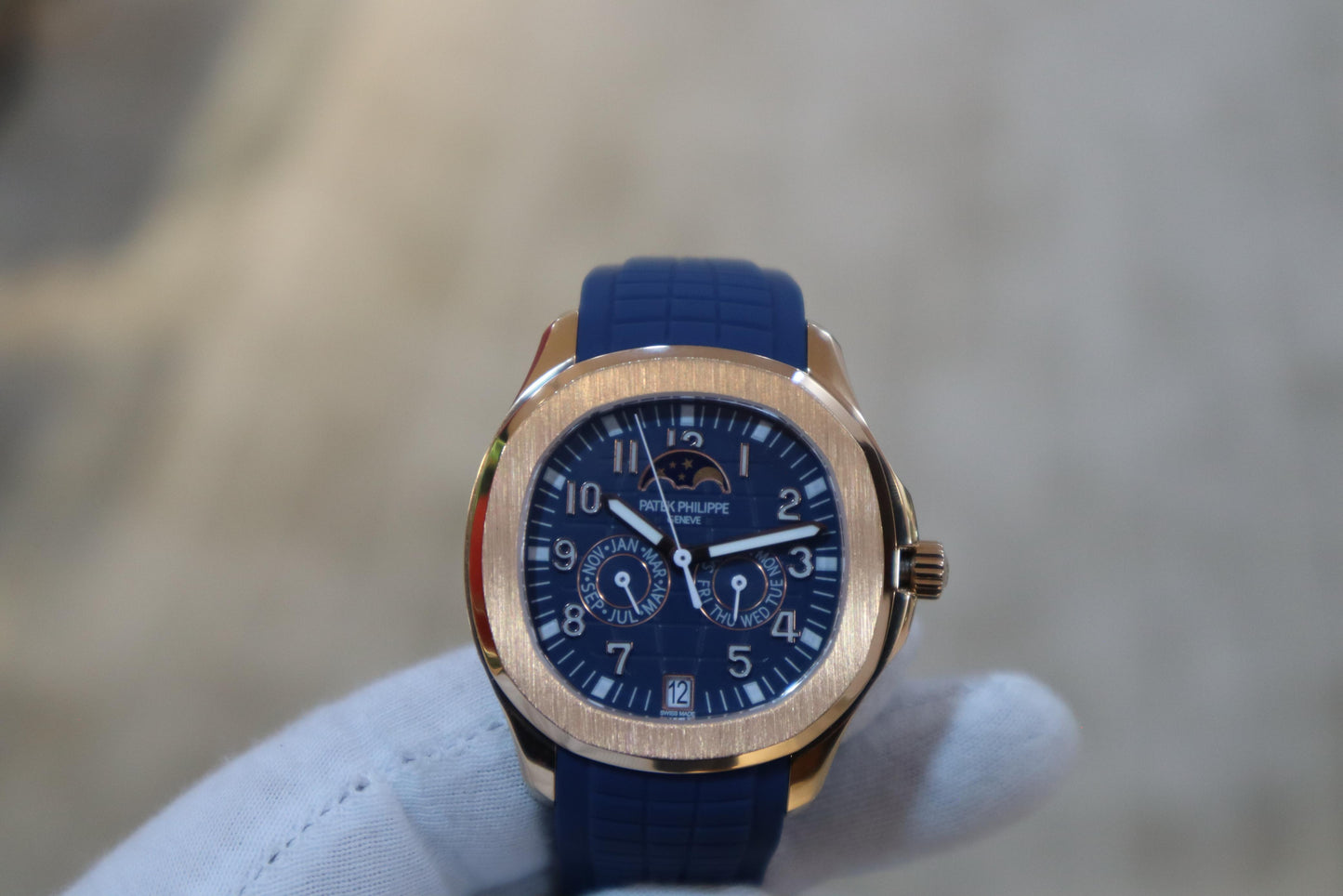 PATEK Philippe aquanaut- باتيك فيليب اكوا نوت كاليندر كلين طبق الأصل