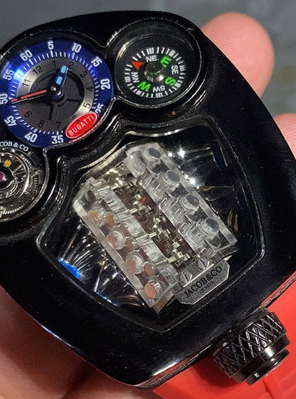 جاكوب تند كو بوجاتي شيرون تيتانيوم و كاربون فايبر كليون طبق الأصل