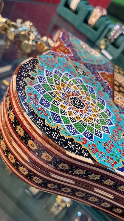 السعر الف دينار اردني طاولي صناعة يدويه بالكامل قطعه واحده مع جنود براص واحجار الطاولي واحده فقط الرجاء عدم الاحراج