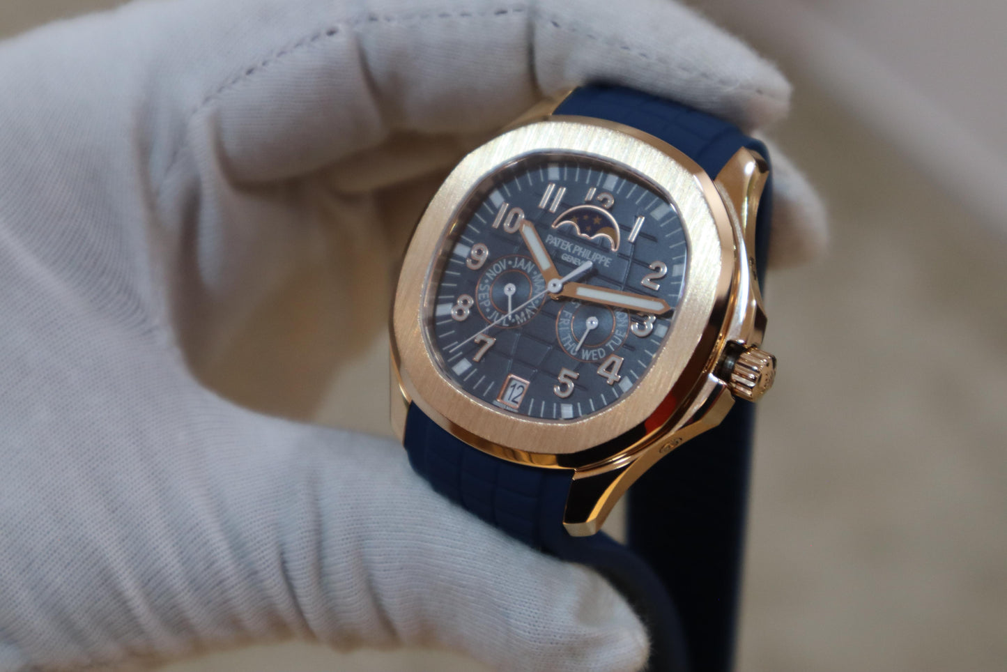 PATEK Philippe aquanaut- باتيك فيليب اكوا نوت كاليندر كلين طبق الأصل