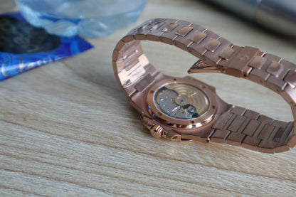 PATEK Philippe 5711- نوتلس روزجولد كلين