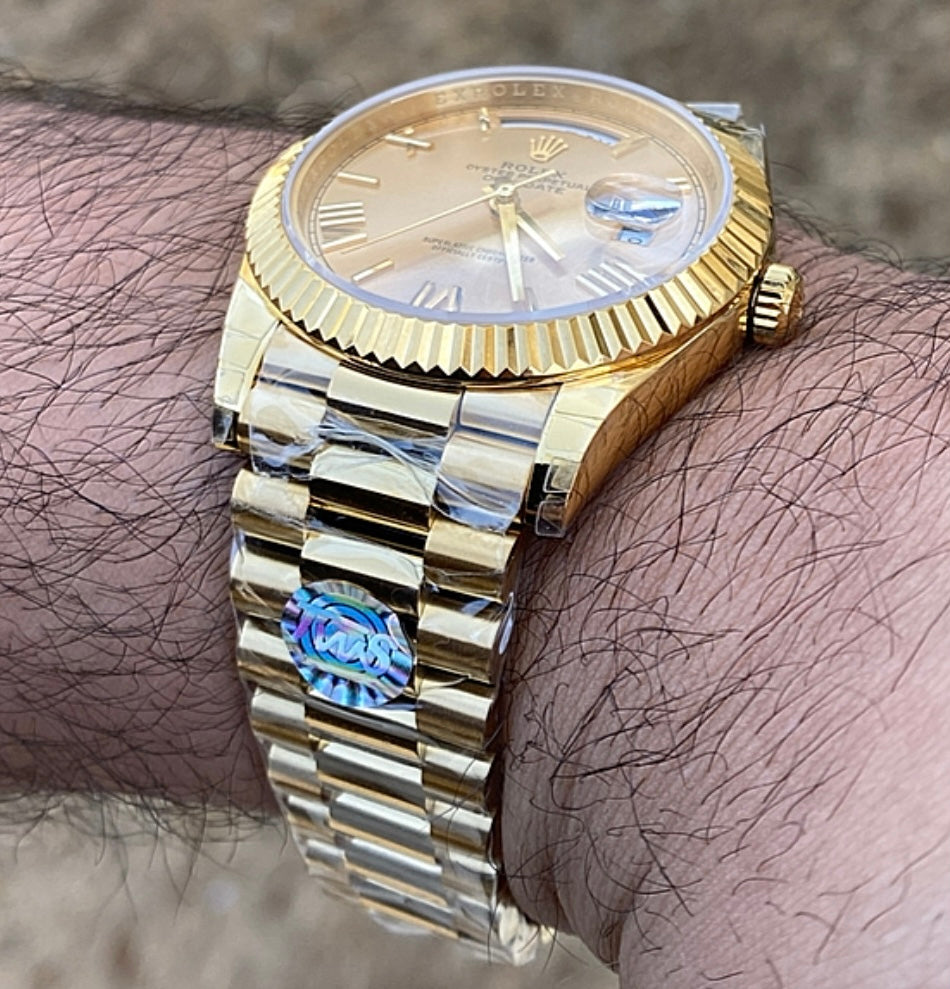 حبة واحدة في العراق- رولكس داي ديت فول ذهب اصفر طلاء ١٨ - الساعة طبق الأصل برقم تسلسلي اصلي و ماكينة سويسري مطابقة للأصل