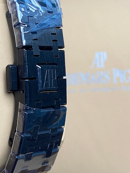 Audemars Pigue Royal Oak Calendar 41 mm (كلين تايتل)
