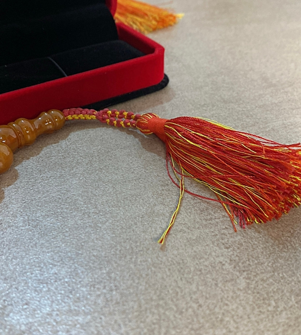 سبحة حجر سندلوس نقي ١٠٠٪؜  S21- متوفر قطعة واحدة من هذا التصميم