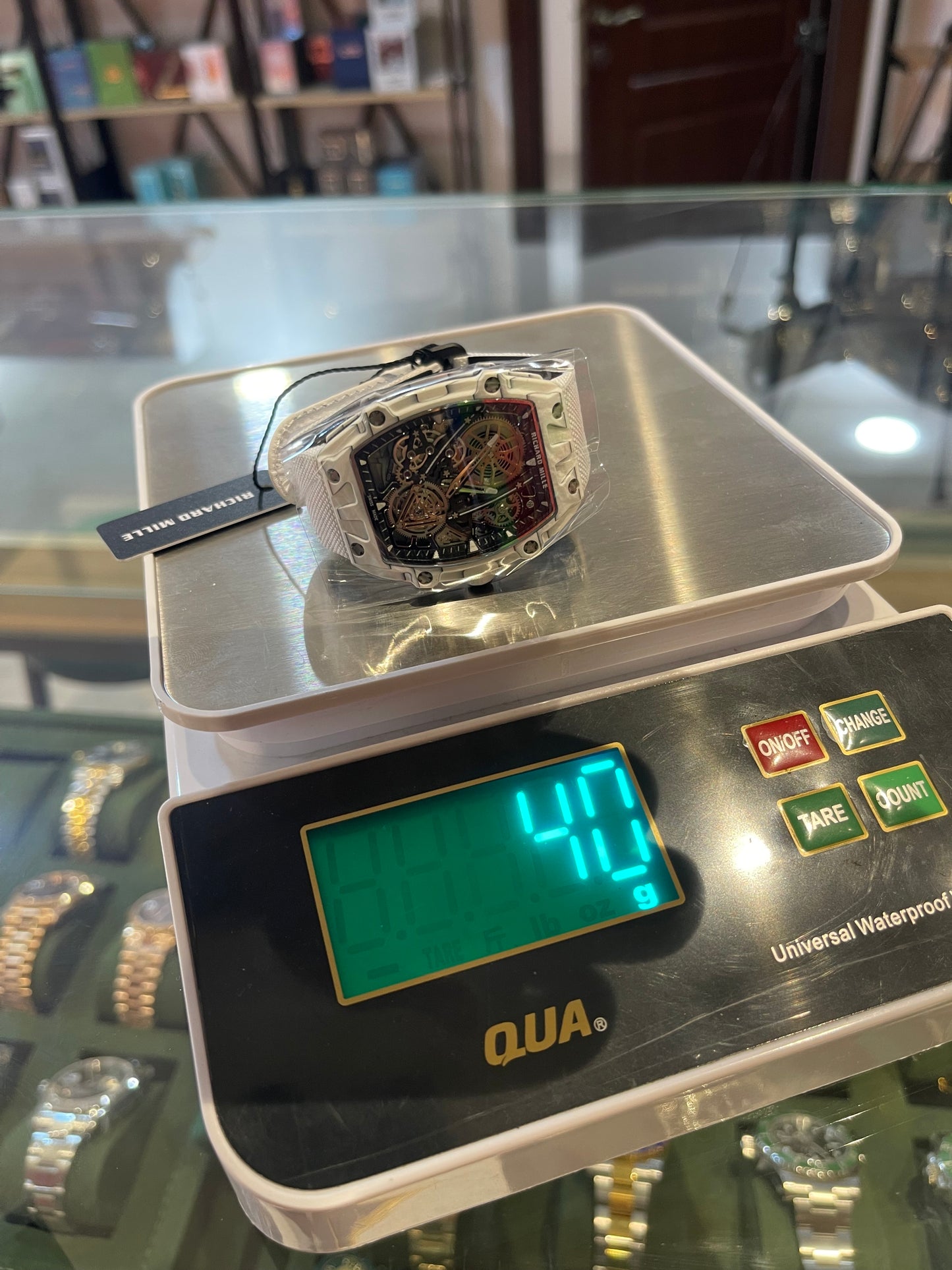 Rm carbon white اخف ساعه بالعالم لون ابيض الساعه طبق الأصل