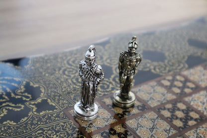 طاولي + شطرنج  زخرفة سوداء راقية صناعة يدوية - جنطة جلد فاخرة السعر بدون احجار شطرنج ٥٥٠ الف ومع احجار شطرنج ٦٥٠ الف