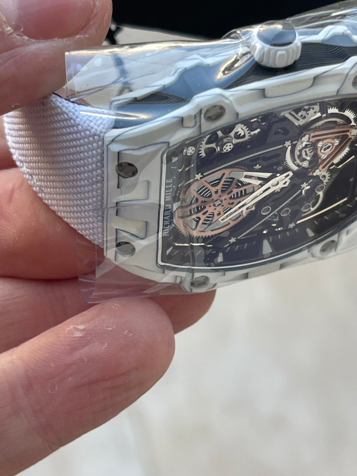 Rm carbon white اخف ساعه بالعالم لون ابيض الساعه طبق الأصل