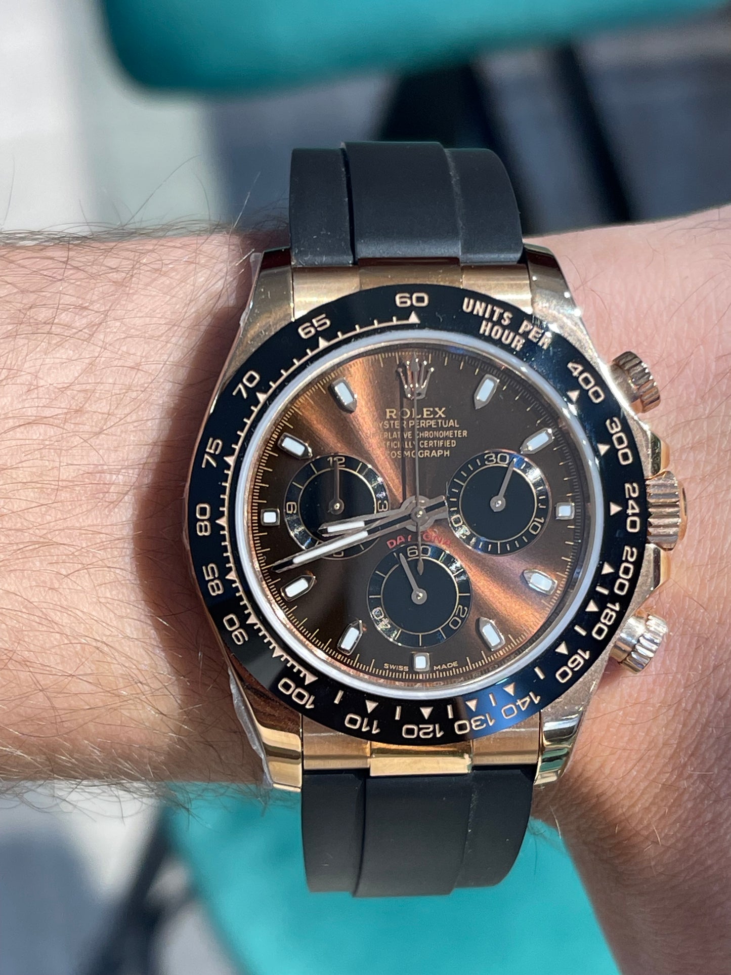 رولكس دايتونا كوزموغراف شوكلت كلين ربر طبق الأصل