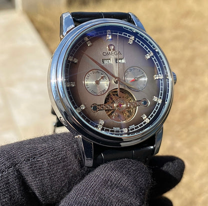 اوميغا توربين بيج ديت التصميم الكلاسيك - جلد اسود و لون المينا كابتشينو اومبريه