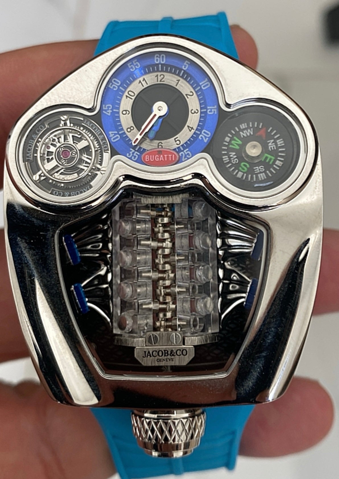 جاكوب اند كو بوجاتي  كلين ماكينة سويسري / اختر اللون متوفر قطعة واحدة من كل لون