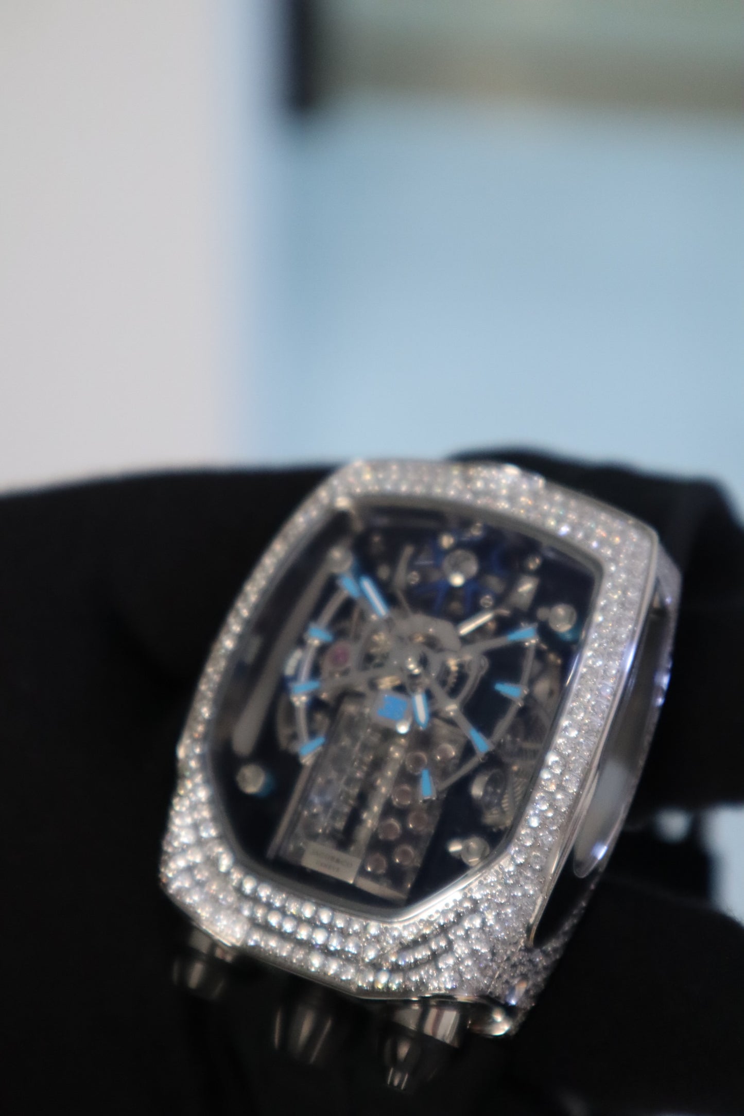 جاكوب اند كو بوجاتي شيرون فول دايموند - ماكينة سويسري توربيون