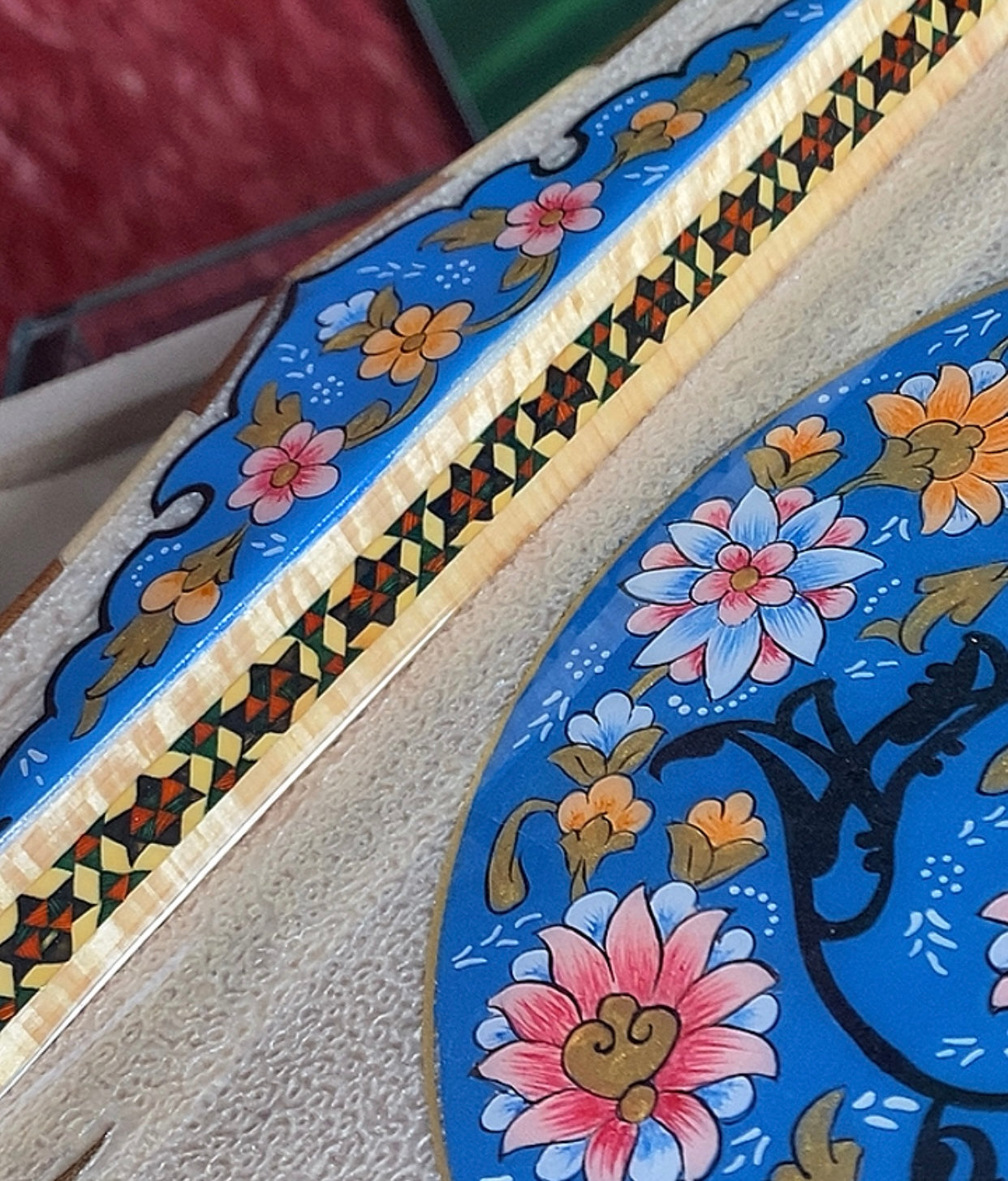 تحفة فنية صناعة يدوية - طاولي و شطرنج رسمة واحدة فقط يعني الحبة الوحيدة في العراق - احجار الطاولي و الشطرنج صناعة يدوي  بادق التفاصيل (t5)