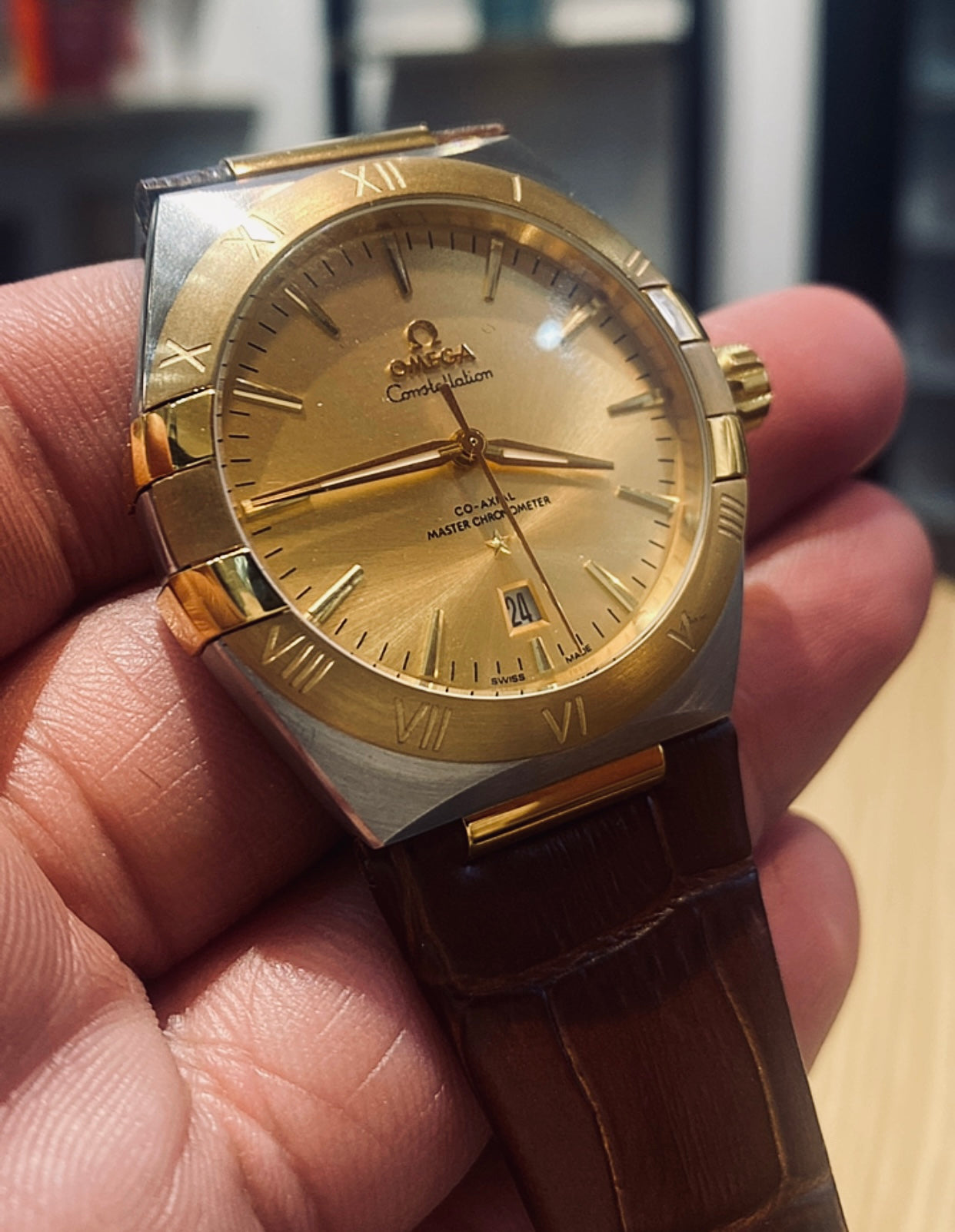 أوميجا كونستليشن ذهبي و جلد بني - كلين