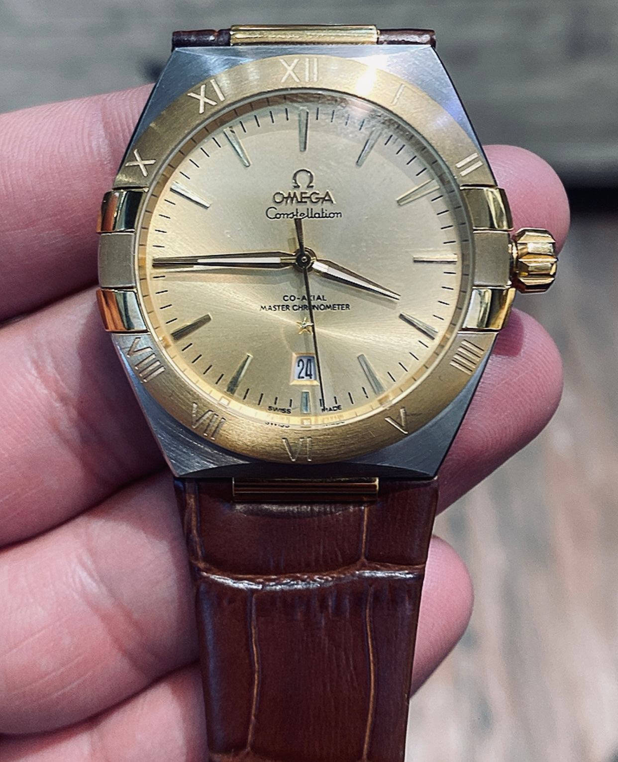 أوميجا كونستليشن ذهبي و جلد بني - كلين