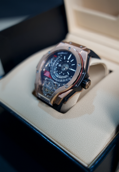 Hublot M9 Rose Gold - ساعة نادرة جداً