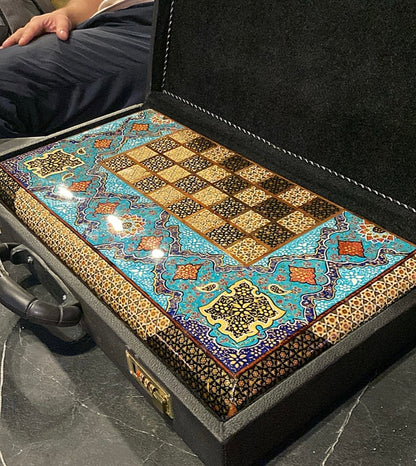 طاولي و شطرنج صناعة يدوي - تحفة فنية متوفر حبة واحدة من هذا التصميم فقط