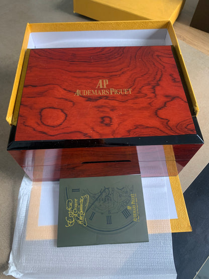 AP Royal Oak 41 mm  - اي بي رويال اوم بلاك ديل - مات فضي