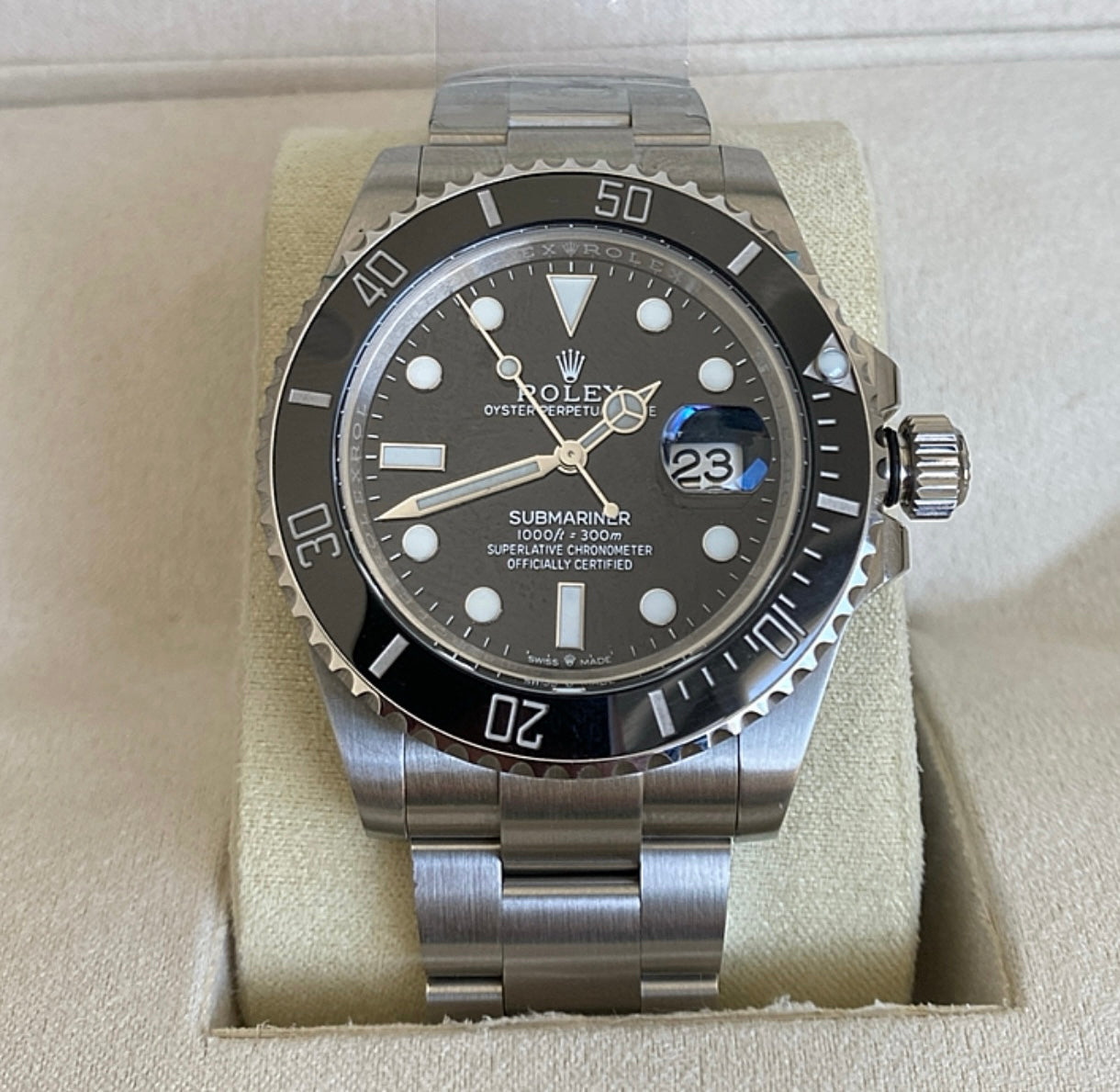 رولكس سابمارينر اسود ريفرنس جديد - كلين ماكينة سويسري و نفس المواد الخام متوفر قطععة مع كامل مرفقاتها