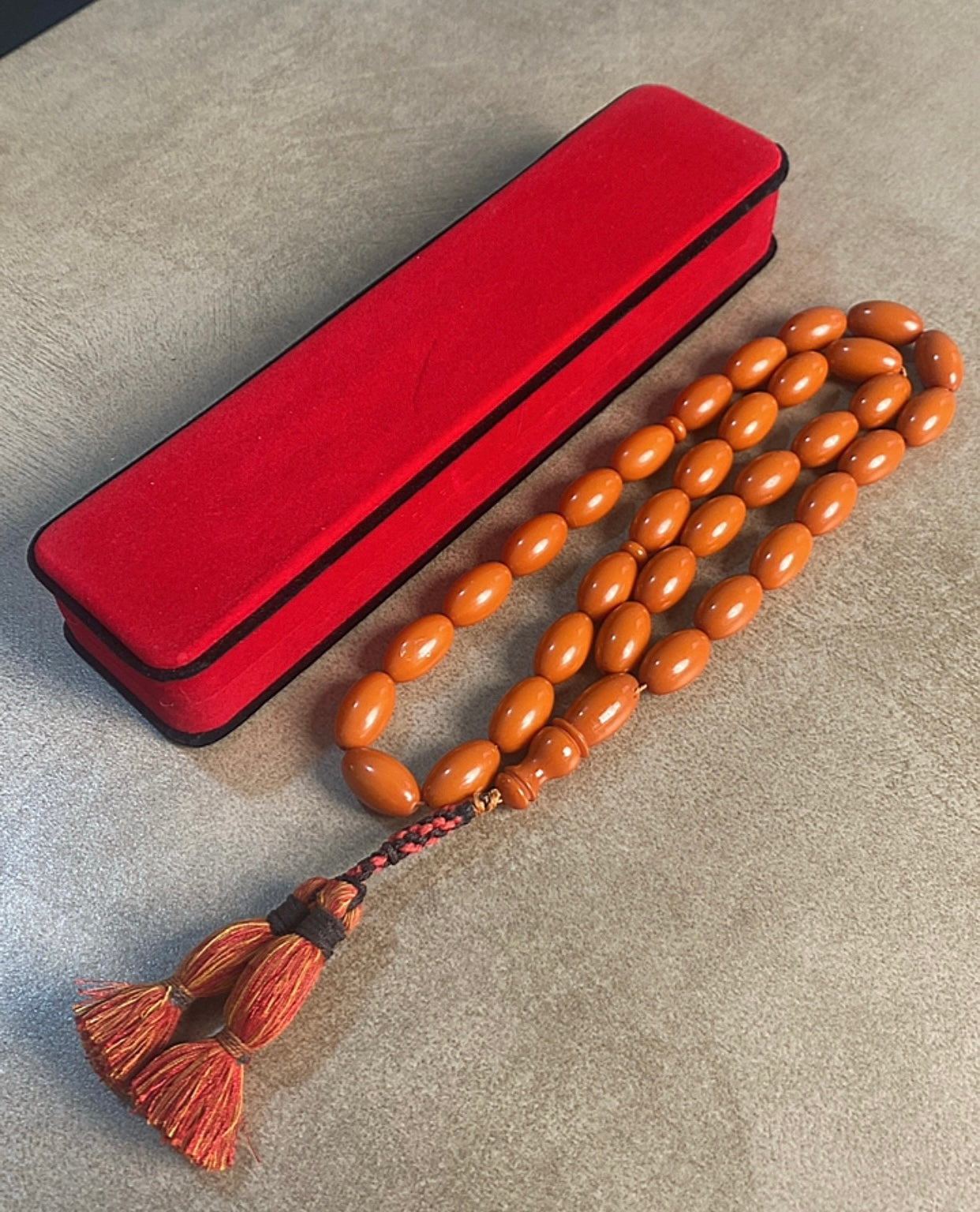 سبحة سندلوس قديم اكثر من ٢٠ سنة - سندلوس نقي متوفر قطعة واحدة S36