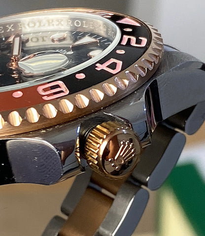 رولكس جي أم تي رووت بيير  اصدار ٢٠٢٤ جراند ماستر - مستعملة بحالة الجديد وياها حافظة جلد من رولكس