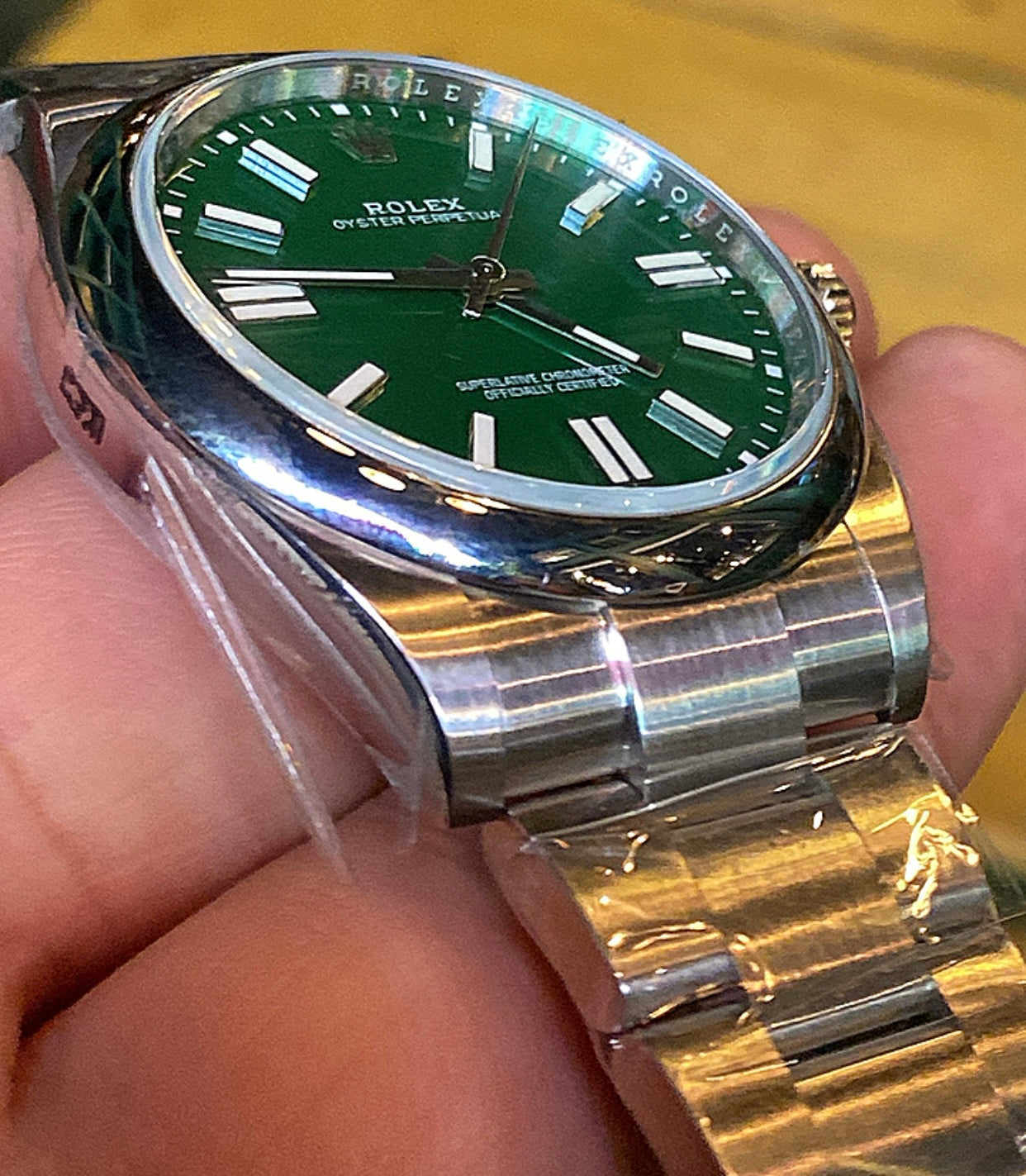 رولكس اويستر بربيتشوال مينا اخضر - مصنع اي دبليو اي طبق الاصلية لا تفرق
