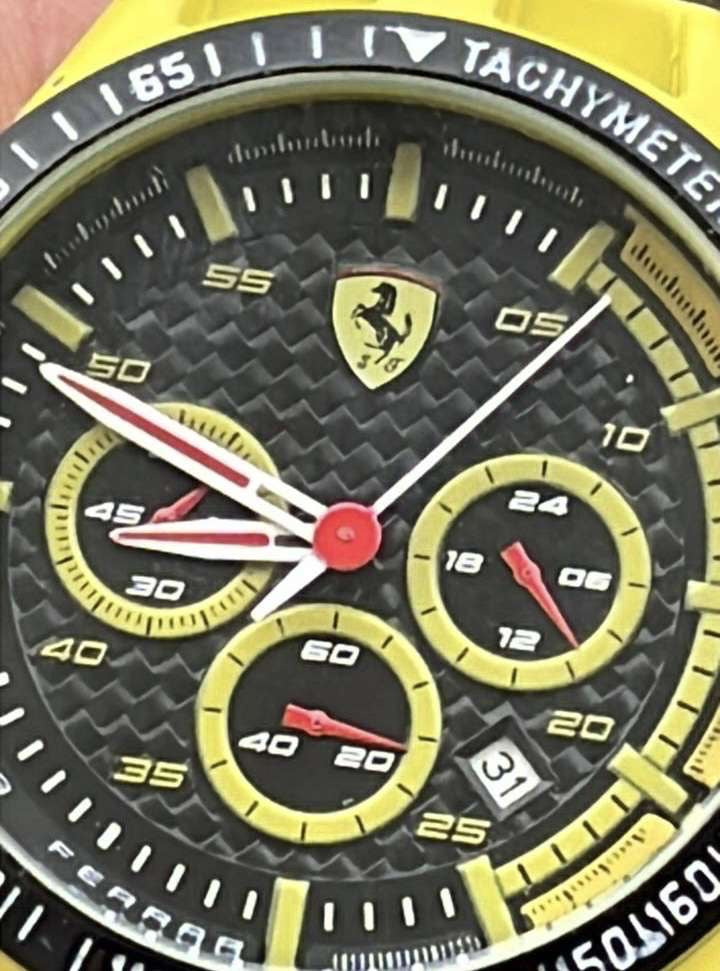 ساعة فيراري الاصدار الاصفر المحدود