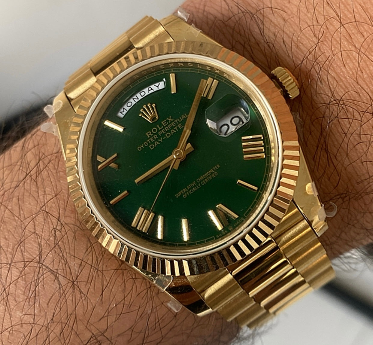 الصور حقيقية دون اي تعديل - رولكس داي ديت فول يالو جولد كلين ماكينة سويسري طبق الأصل لا تميز