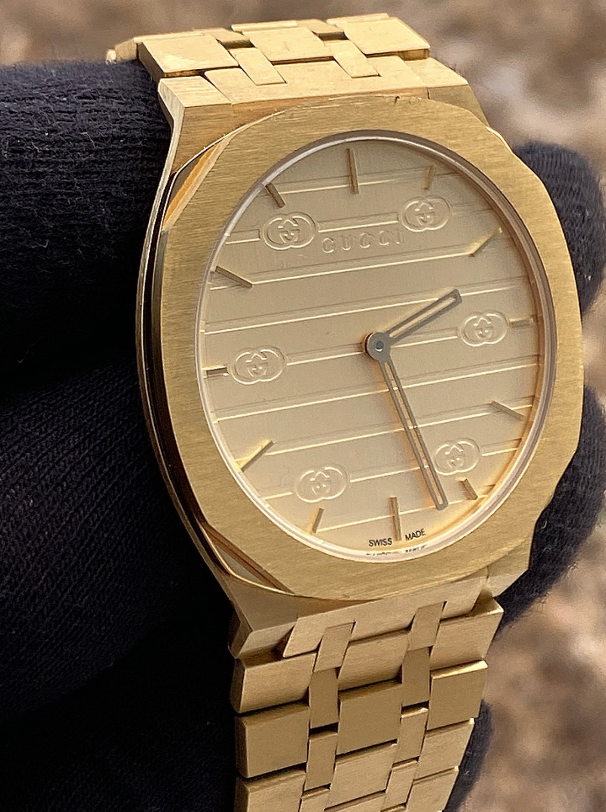 Gucci G-Timeless - جراند ماستر طبق الأصل و الوزن و الأبعاد