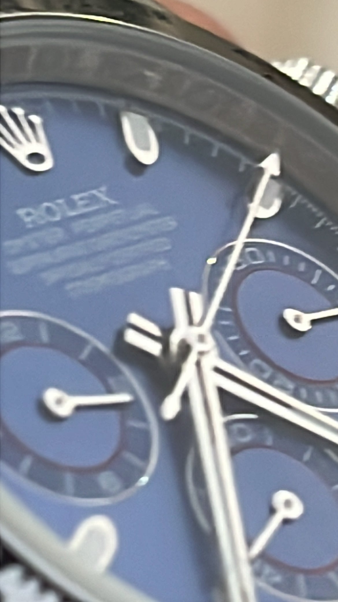 رولكس دايتونا اصدار ٢٠٠٤ بحالة جيدة جداً - مكينه غير مفتوحة اوتوماتيك